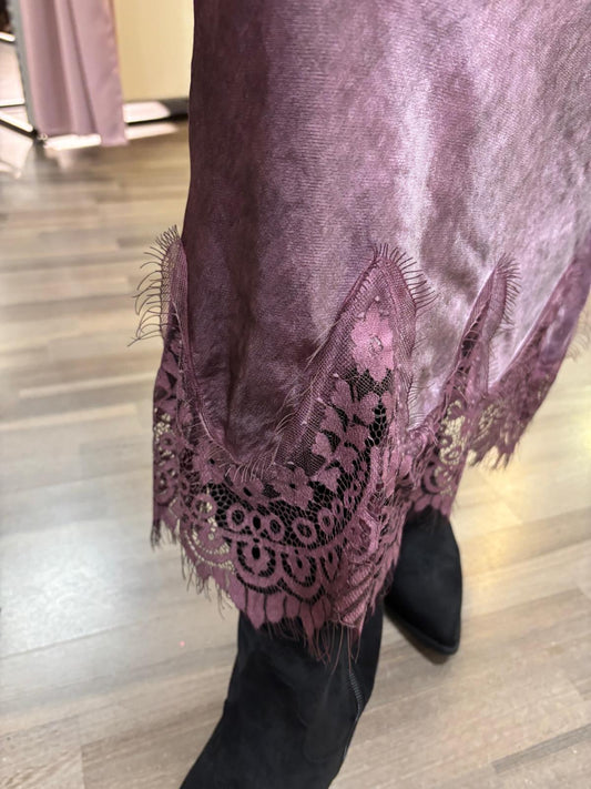 Satiinihame pitsihelma  luumu