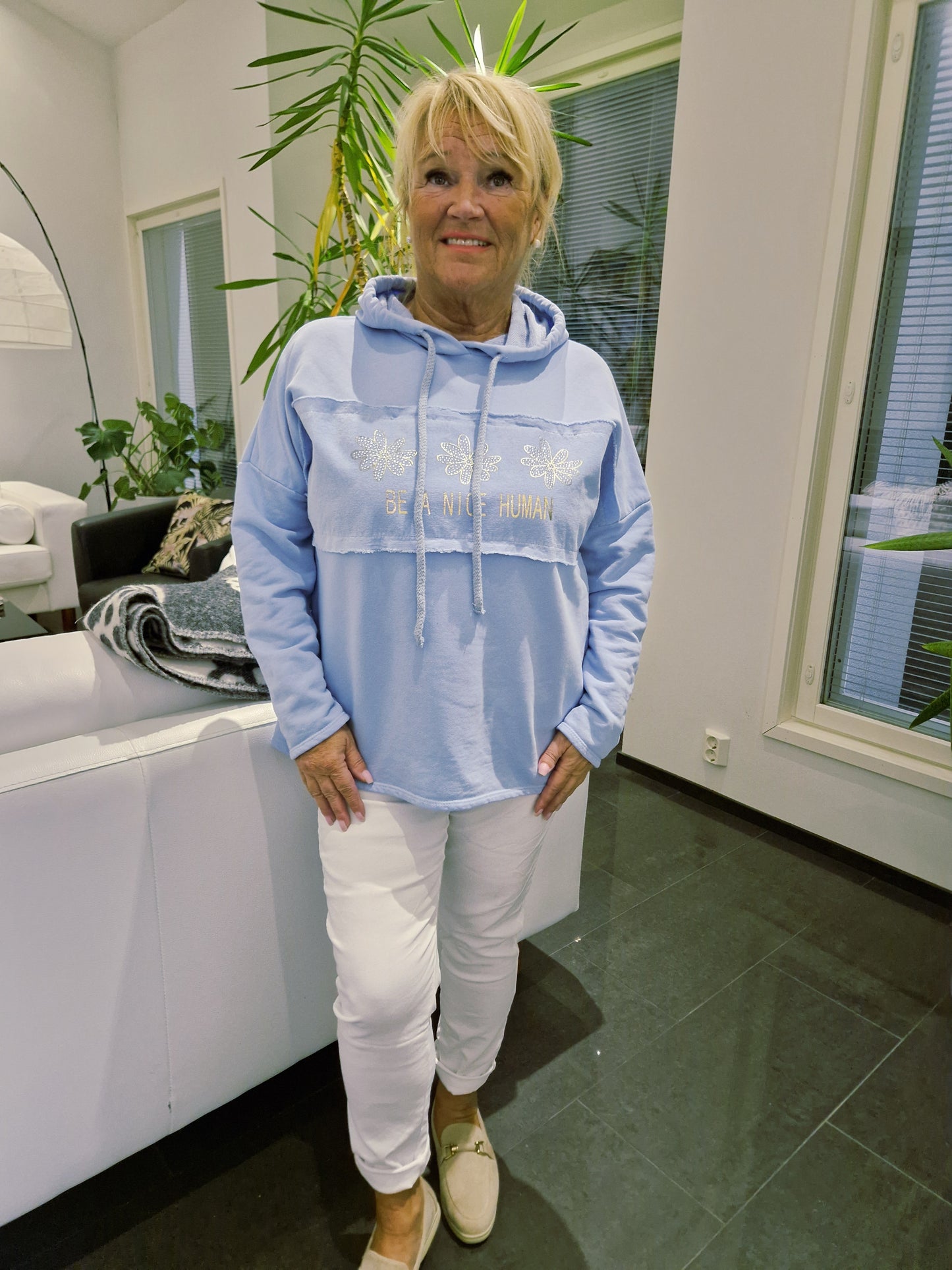 College huppari  vaalean sininen