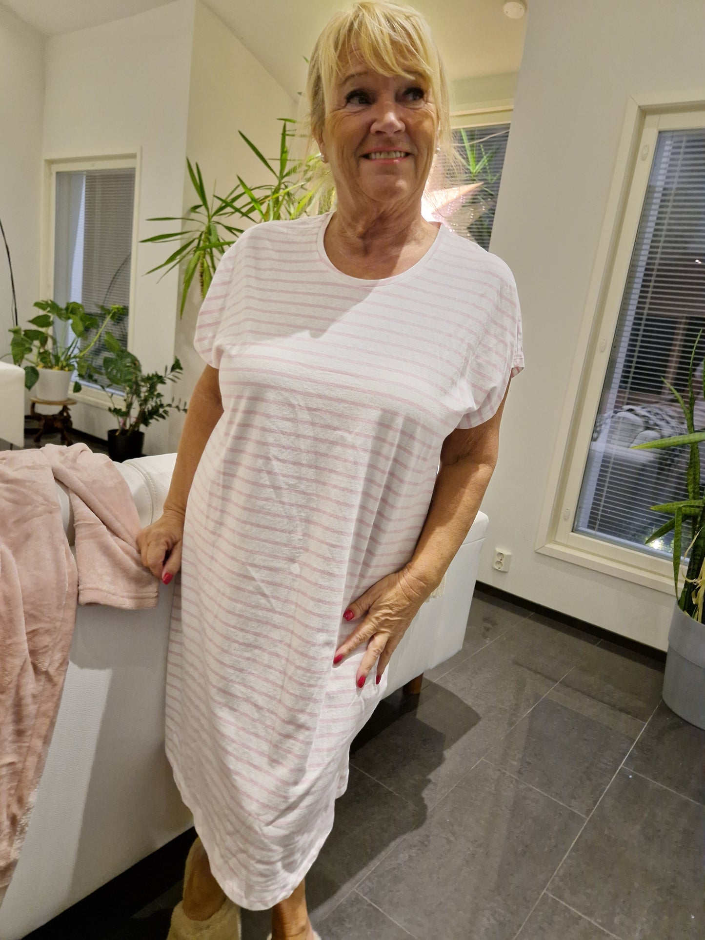 Yöpaita puuvillaa  roosa raita