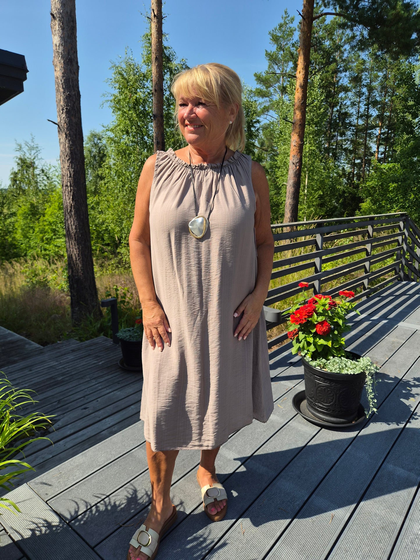 TARJOUSERÄ 30€   beessi
