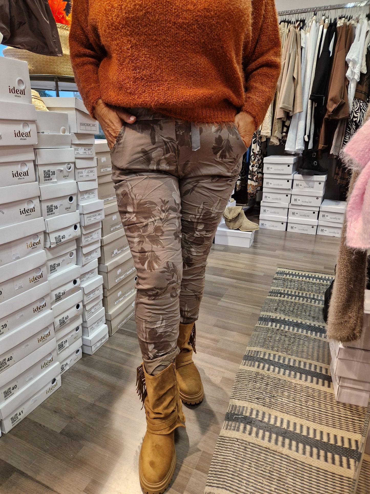 Strech housut  beessi kukka