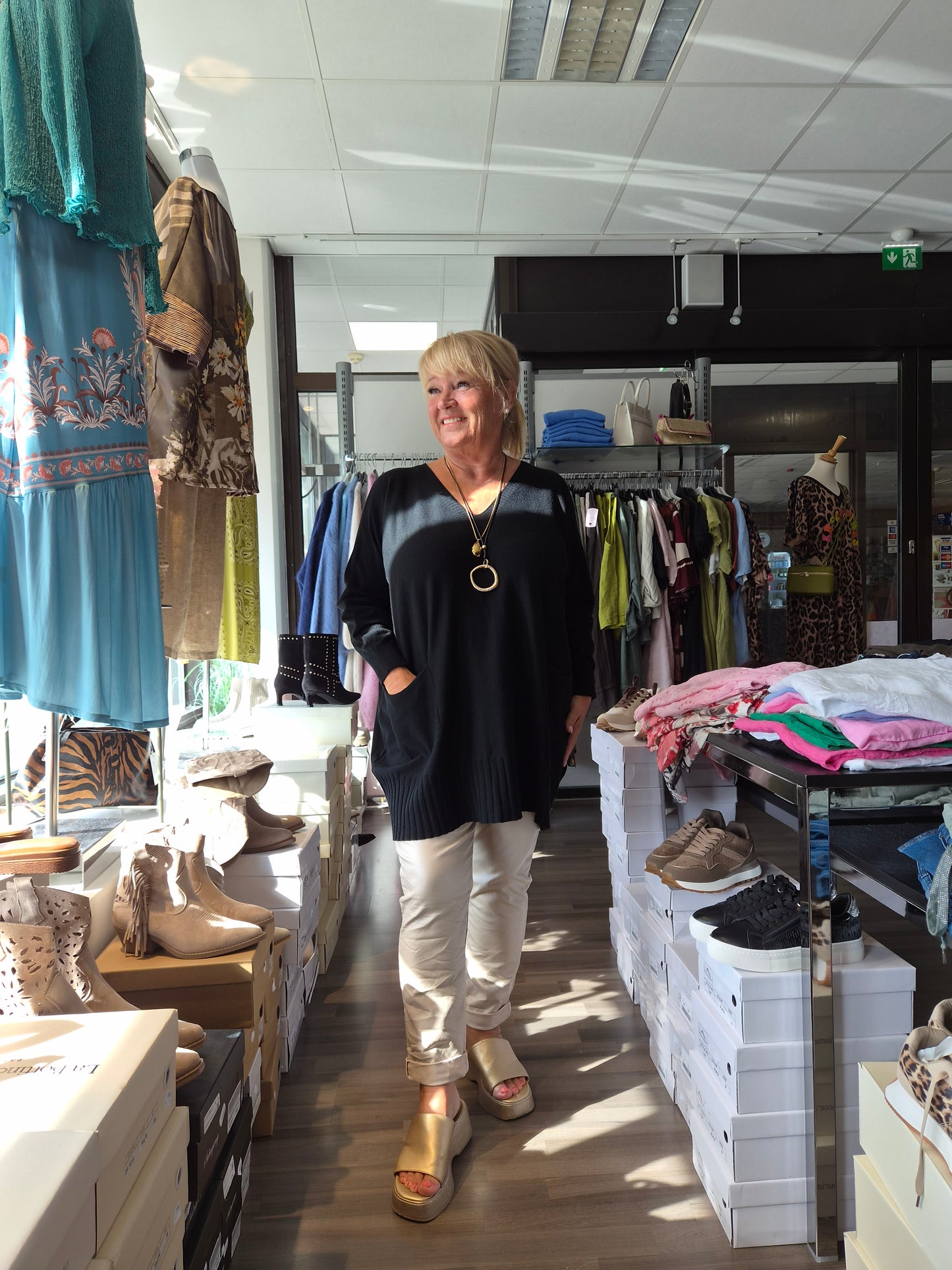 Taskullinen oversize neule  (3 väriä)