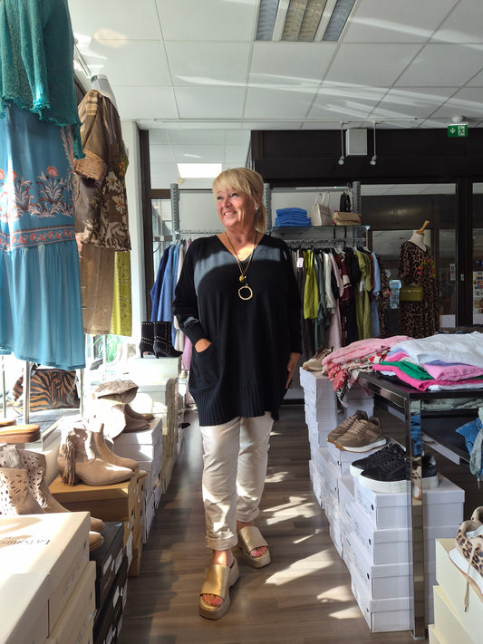 Taskullinen oversize neule  (3 väriä)