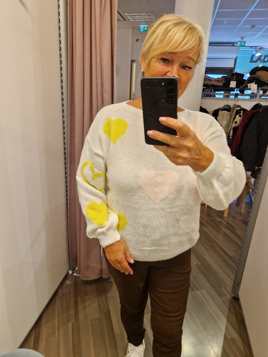 Sydänneule  luonnonvalkoinen