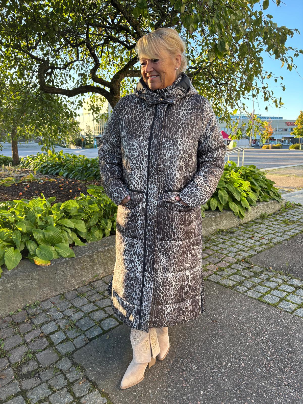 Pitkä toppis kissakuosi