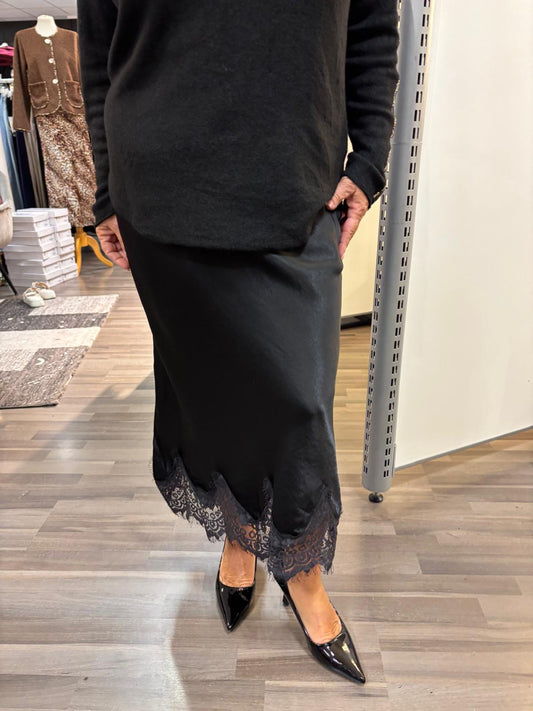 Satiinihame pitsihelma  musta