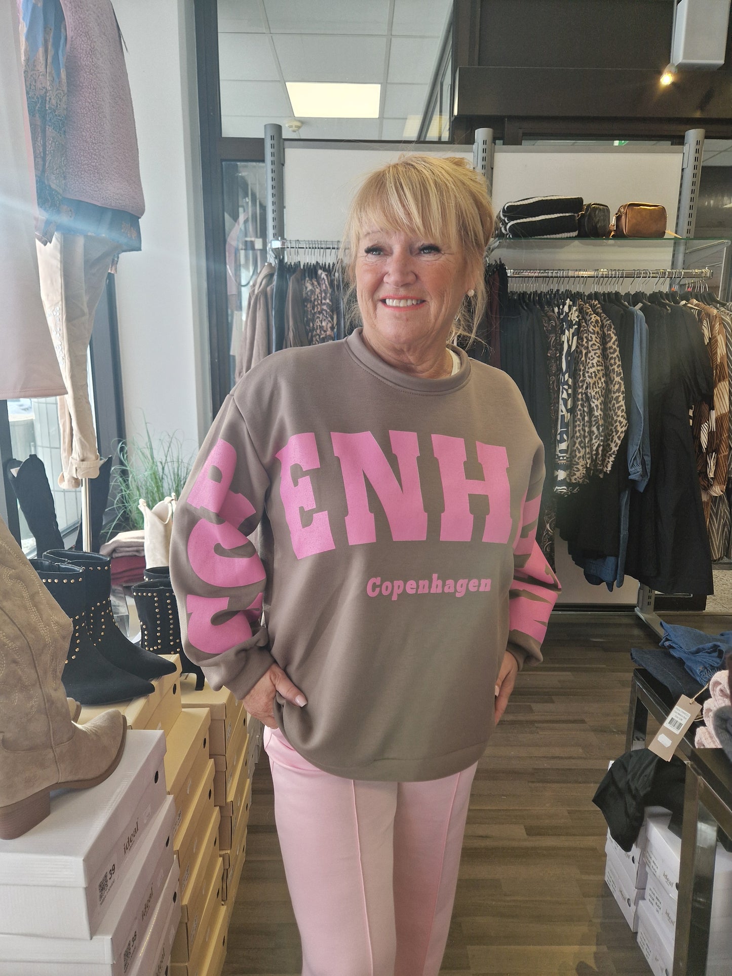 Collegepusero Copenhagen ruskea