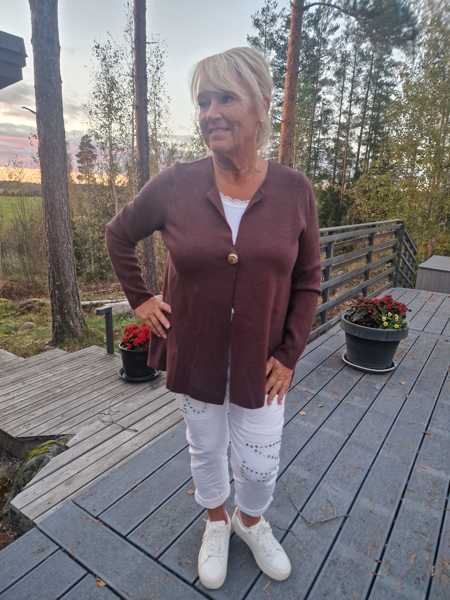 Klassinen neulejakku ruskea