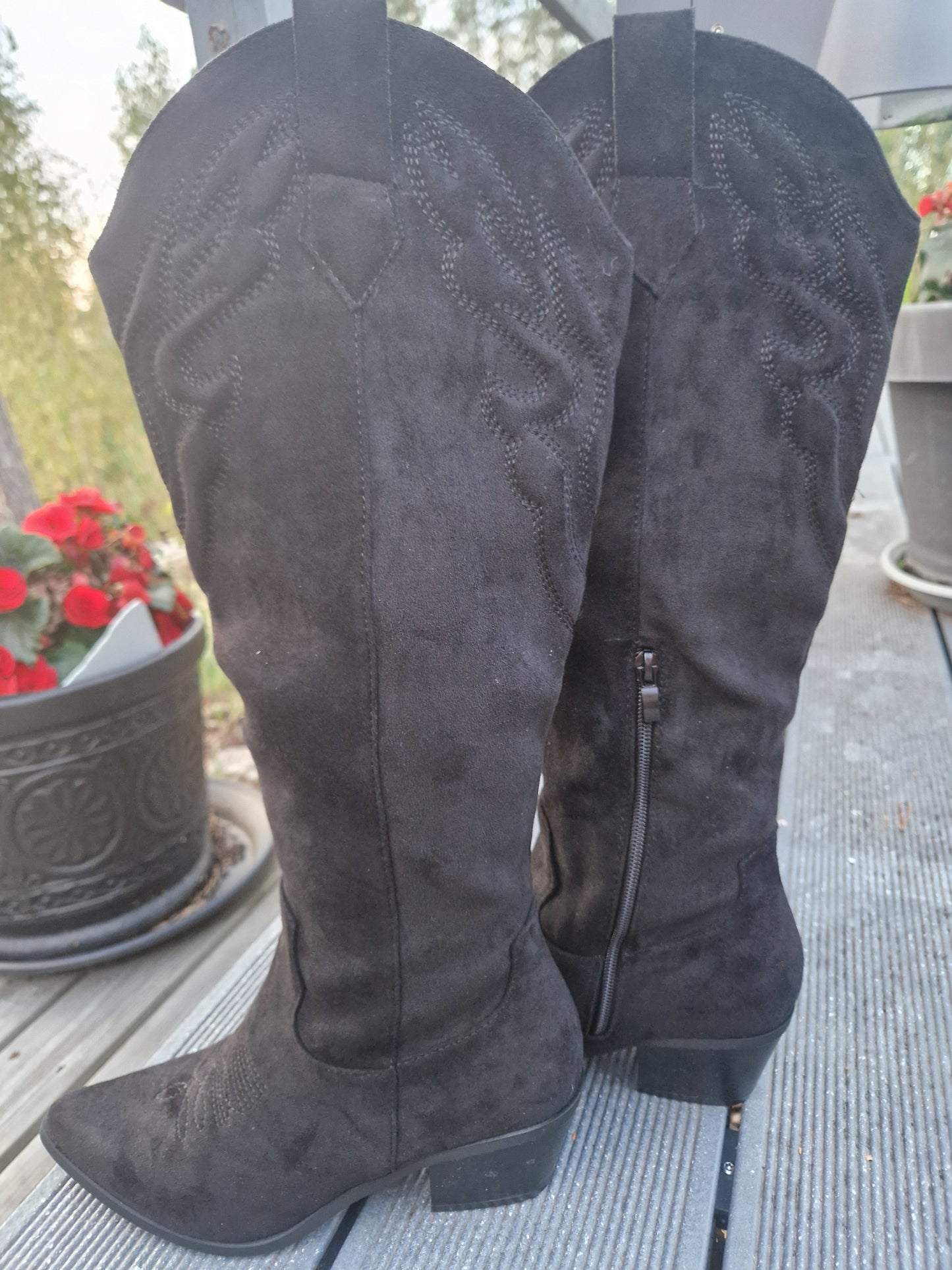 Cowboy bootsit musta "mokkaa"