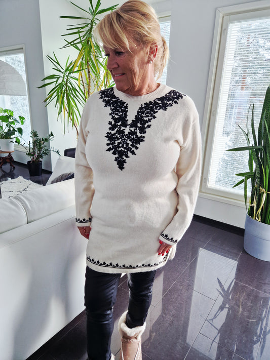 Neuletunika  luonnonvalkoinen