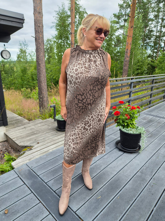 Mekko Leo brown