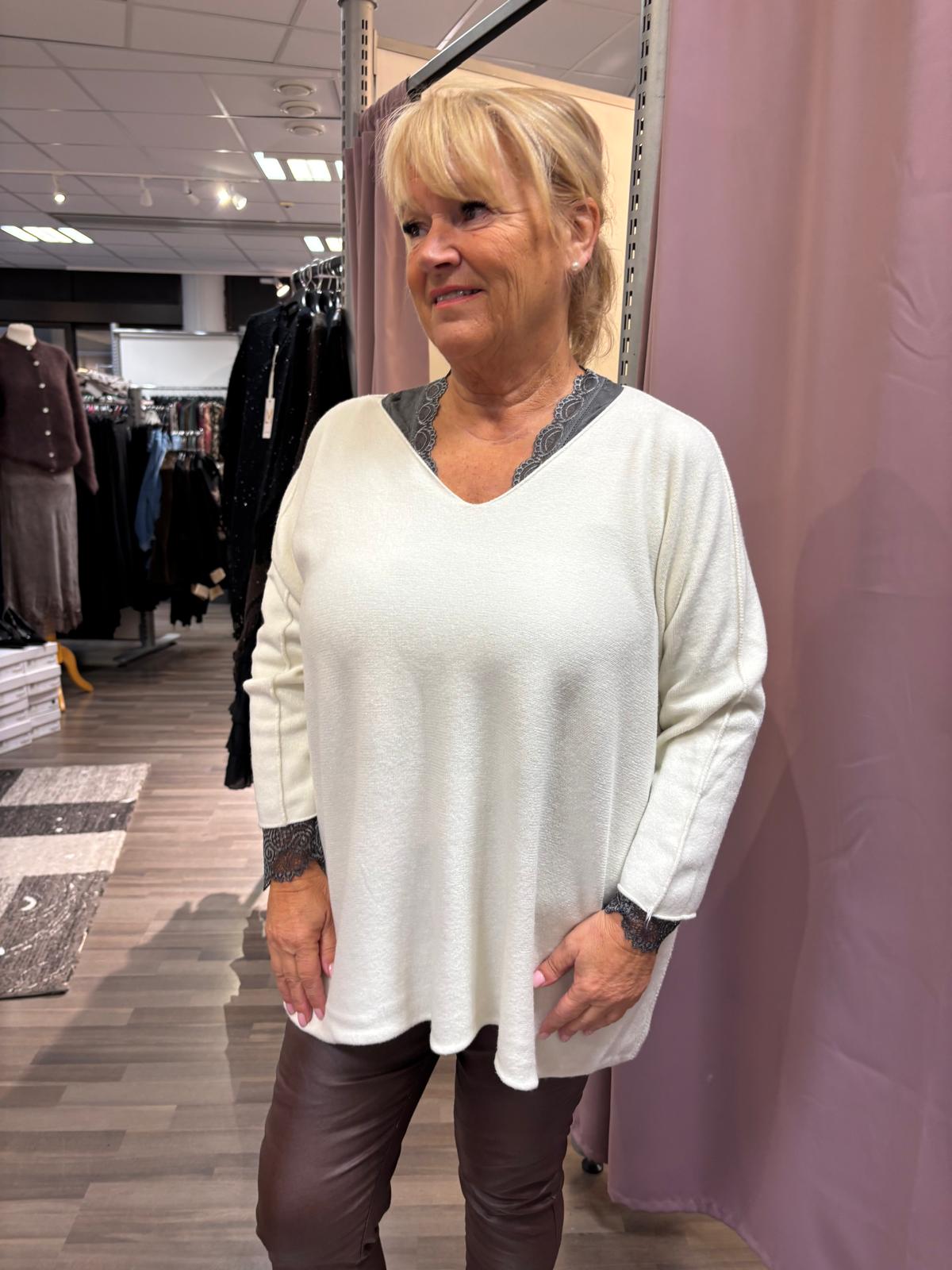 Reilumpi neule luonnonvalkoinen