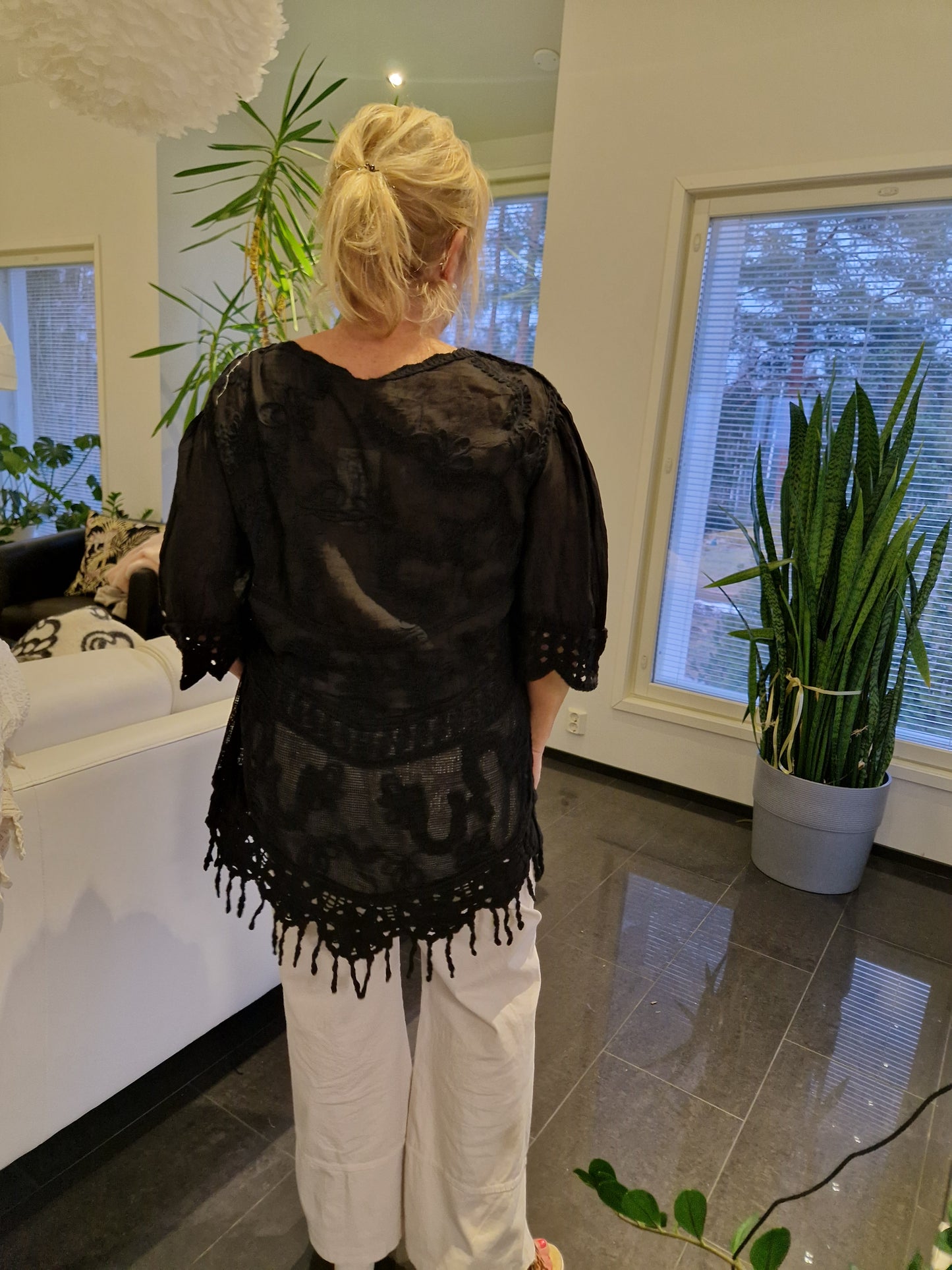 Tunika bohotyyliin  musta