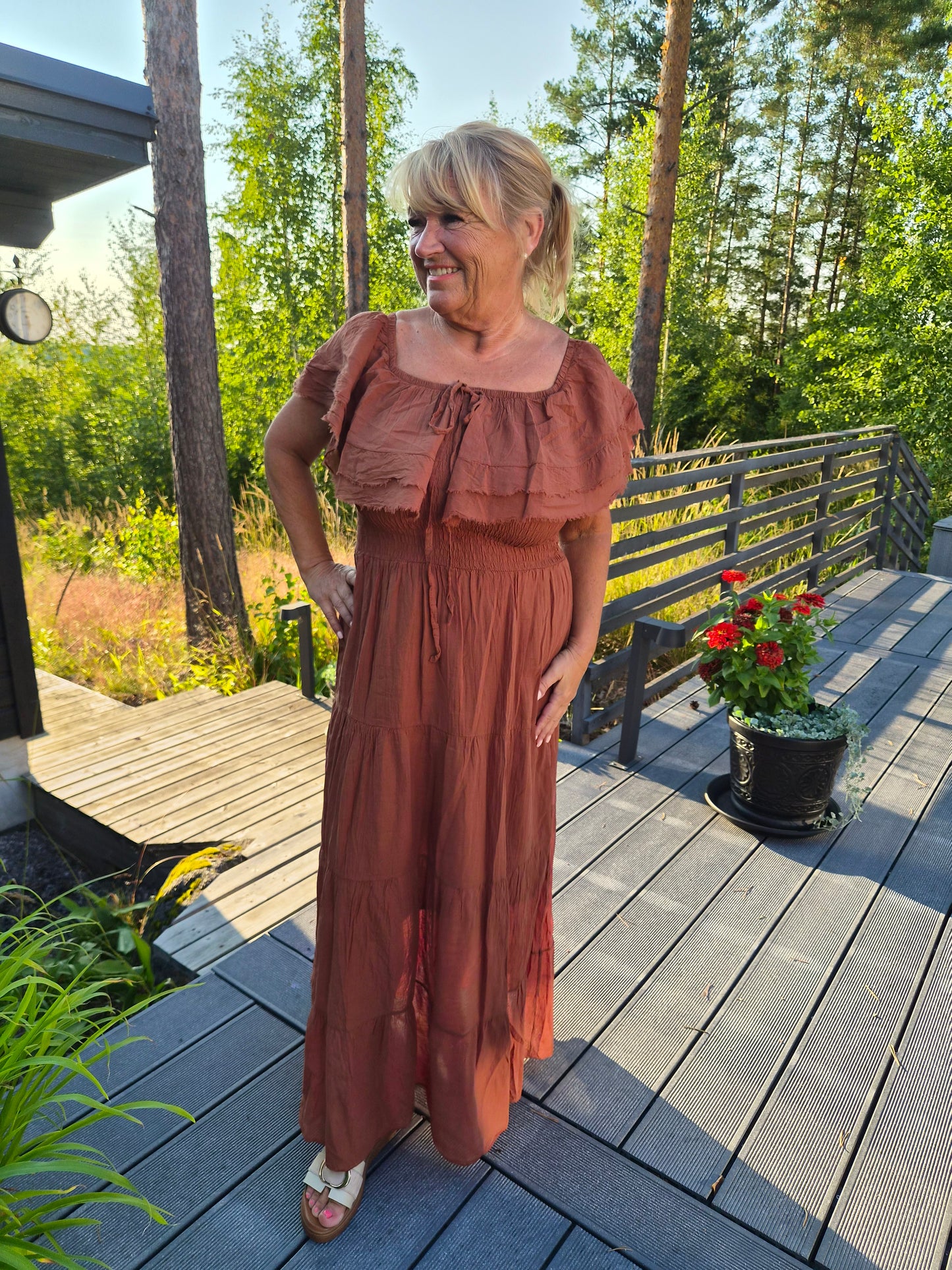 Puuvillamekko röyhelökaulus  ruoste