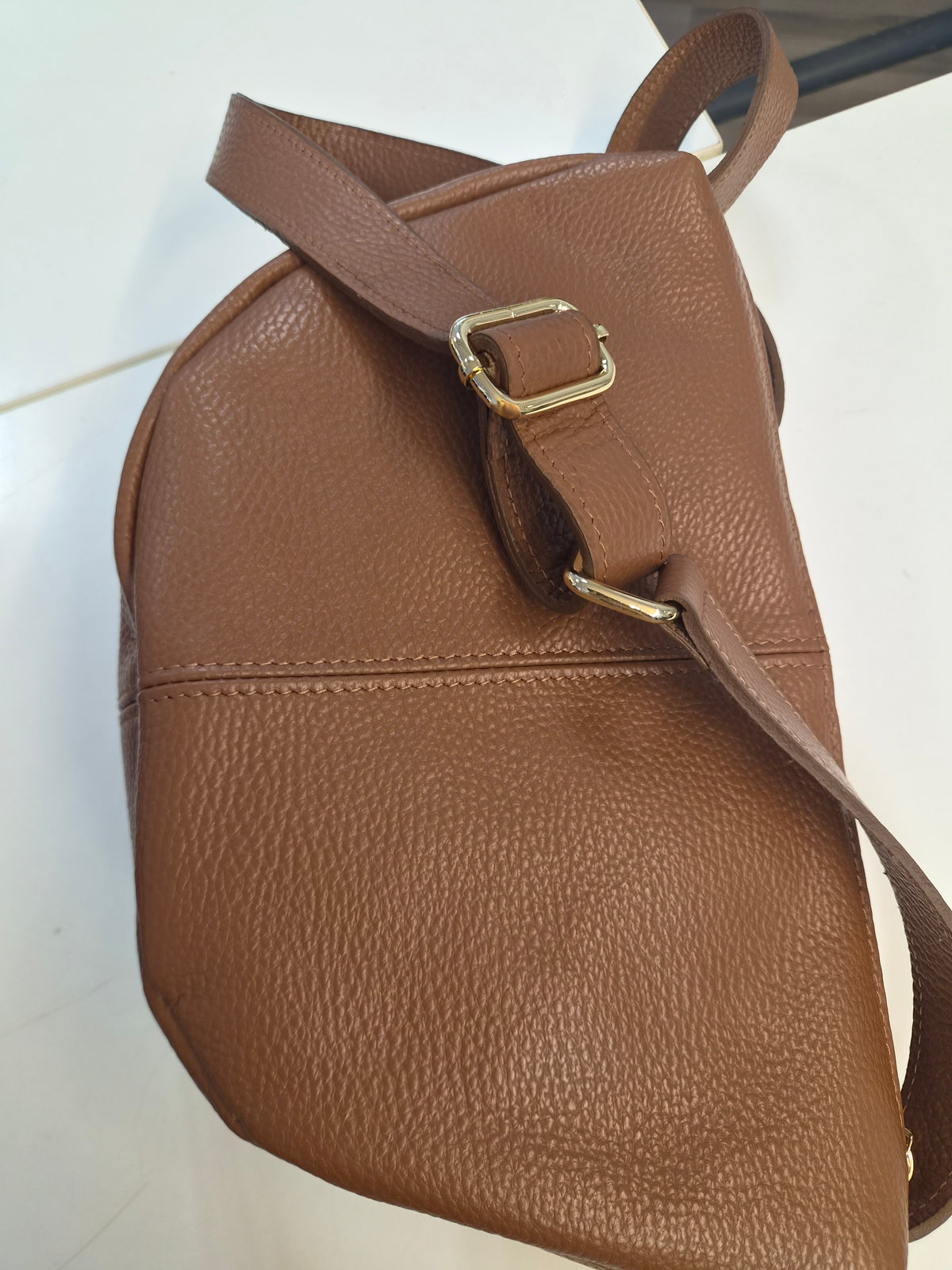 Nahkainen crossbody (5 väriä)