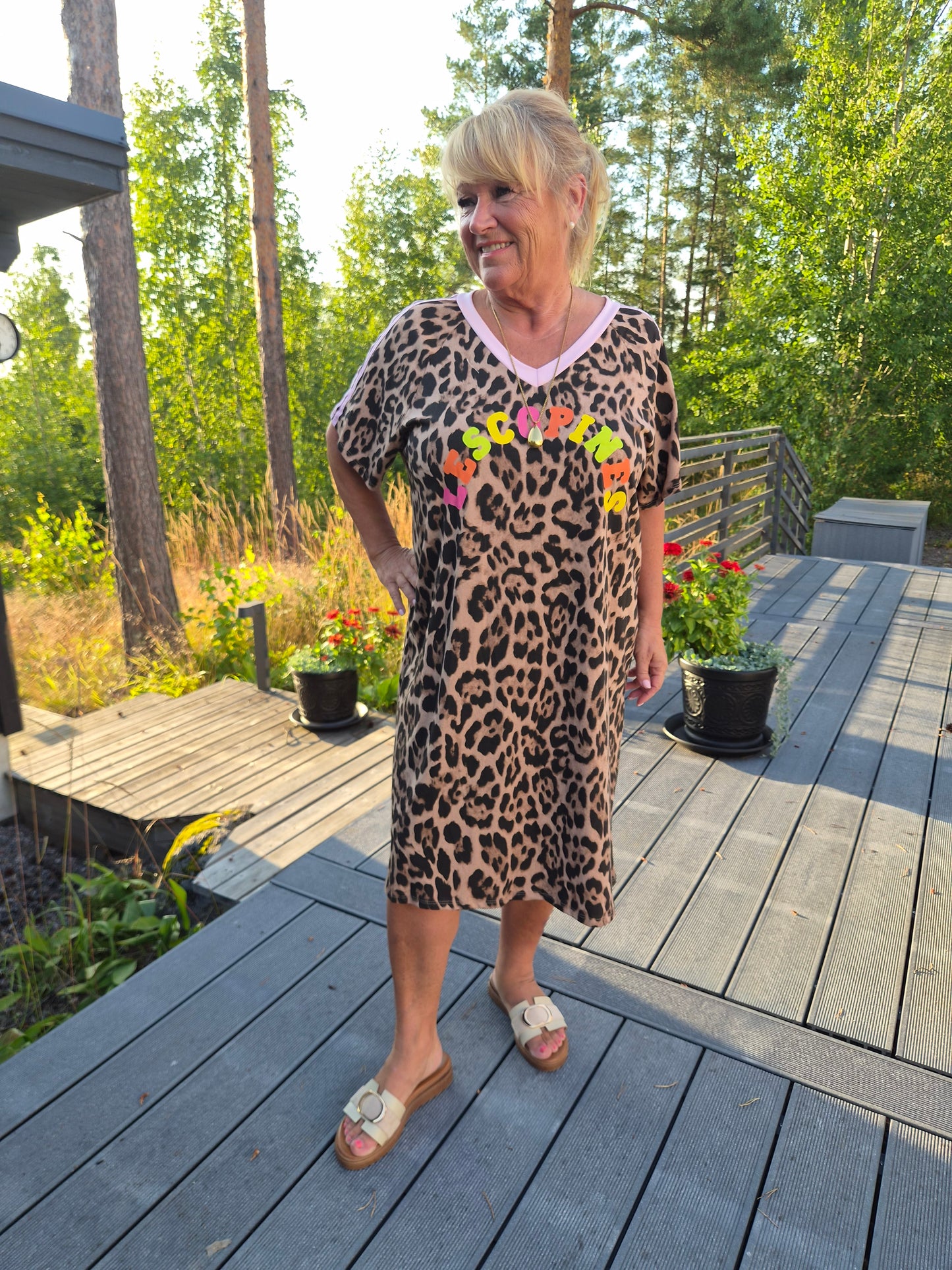 Pantteri mekko roosaraita