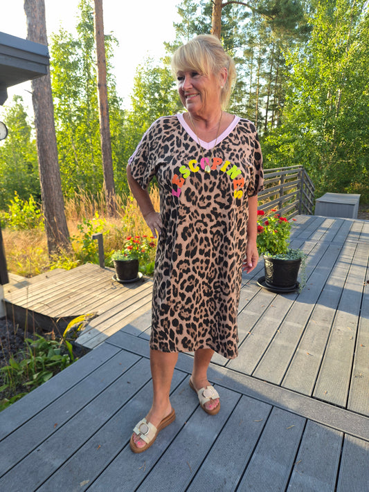 Pantteri mekko roosaraita