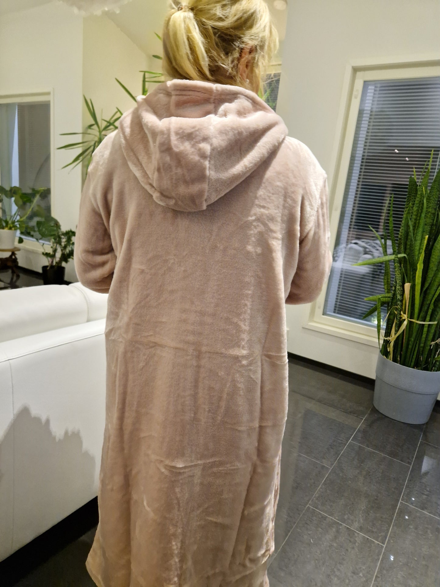 Suloisen pehmeä aamutakki old rose