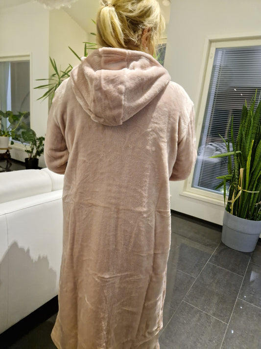 Suloisen pehmeä aamutakki old rose