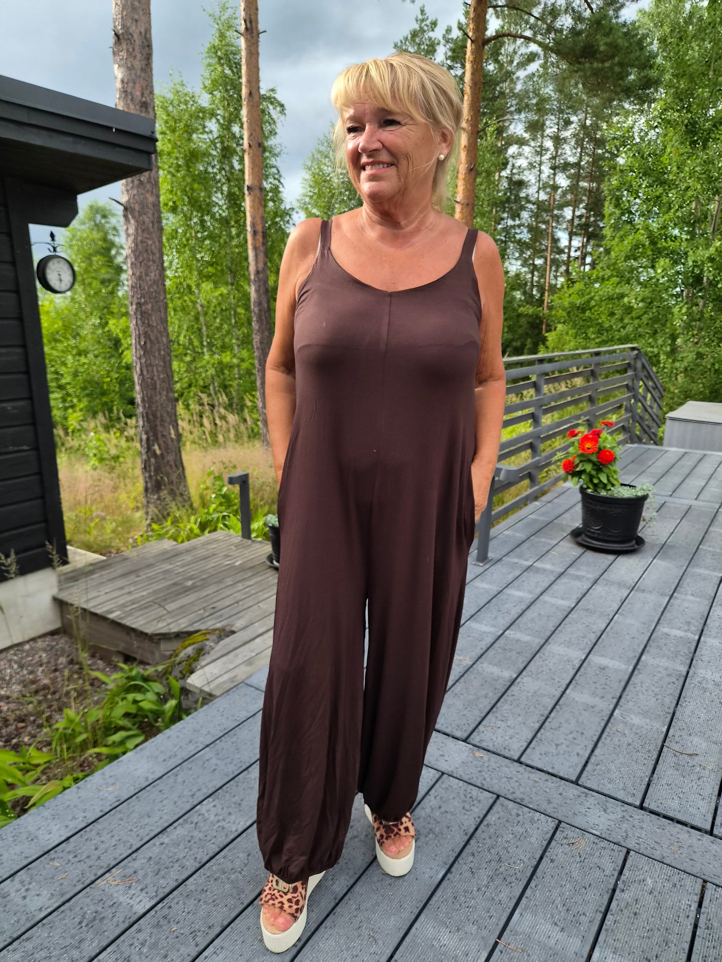 Haalari  ruskea