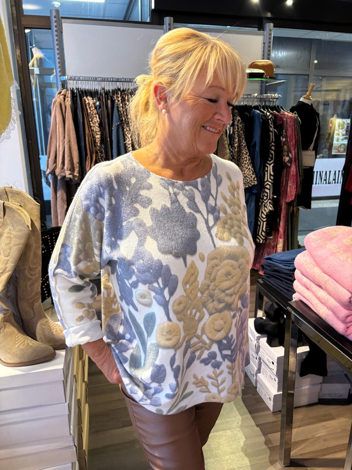 Neule  sinisävyinen