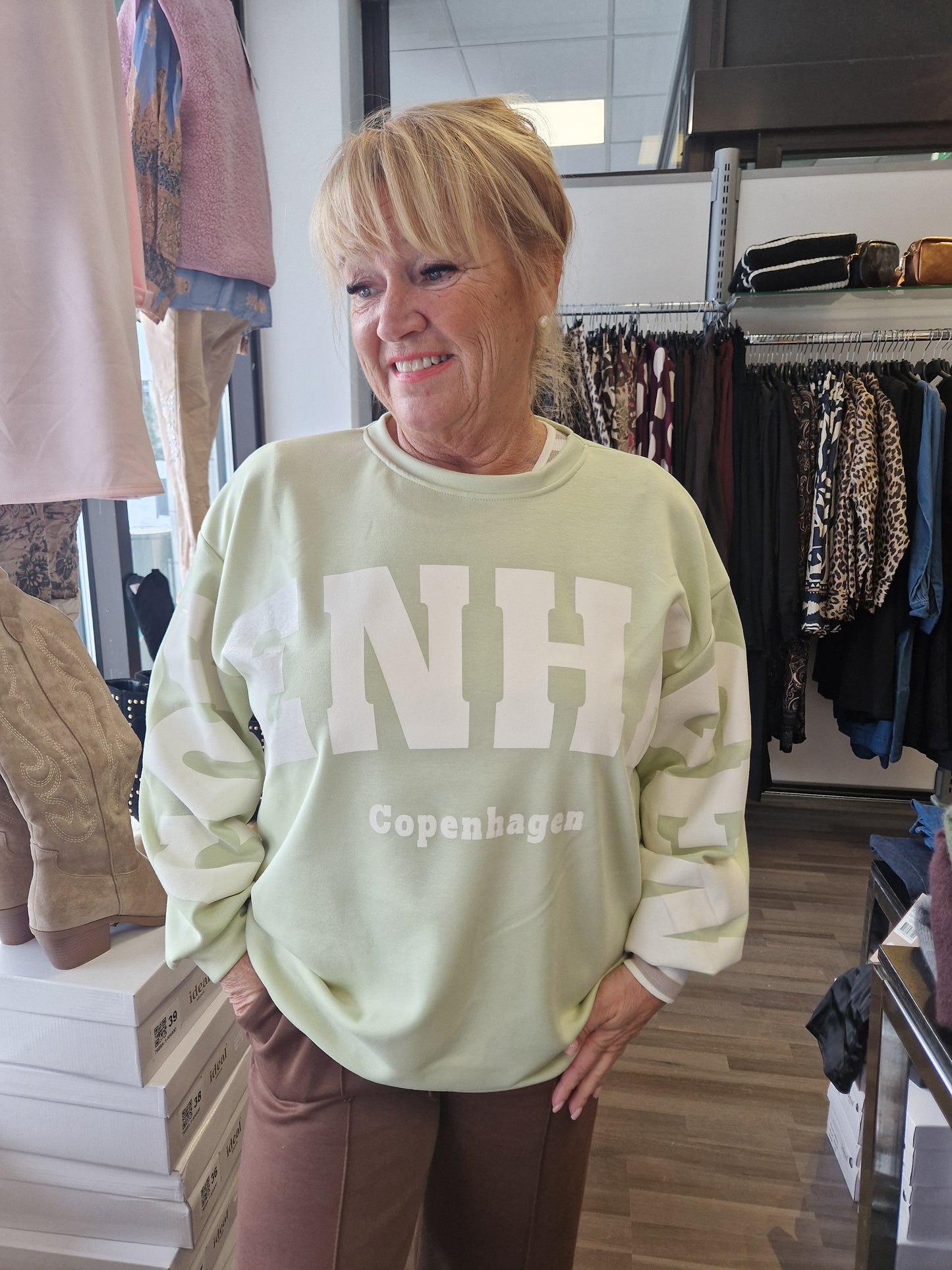 Collegepusero Copenhagen vihreä