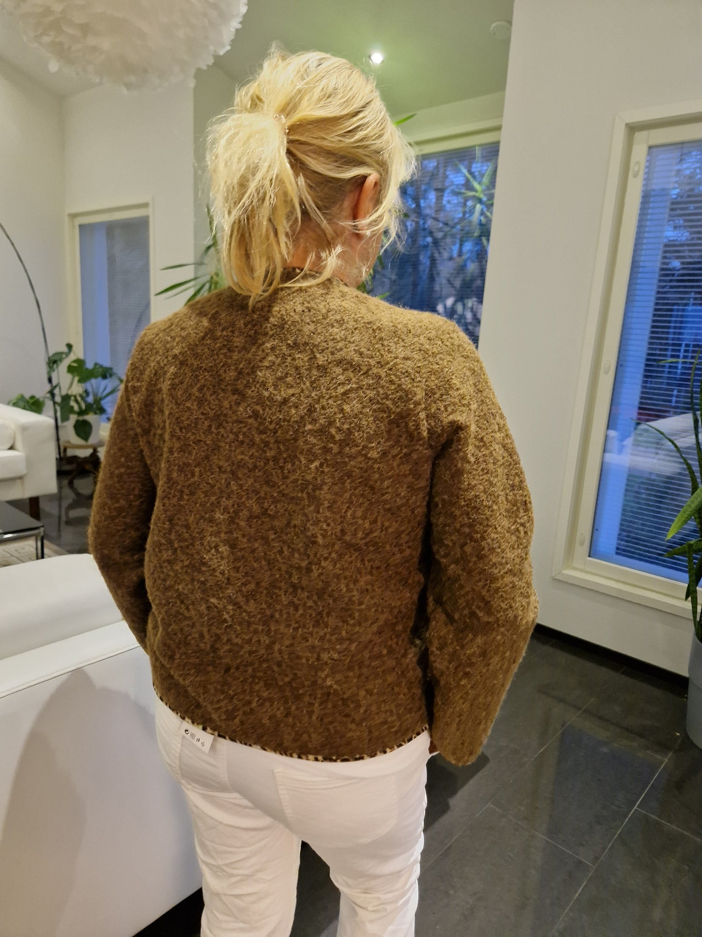 Siro neulosjakku ruskea