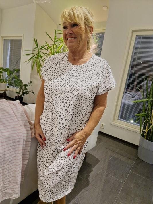 Yöpaita puuvillaa  pilkku