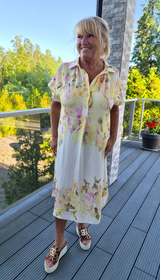Kauluksellinen mekko keltainen