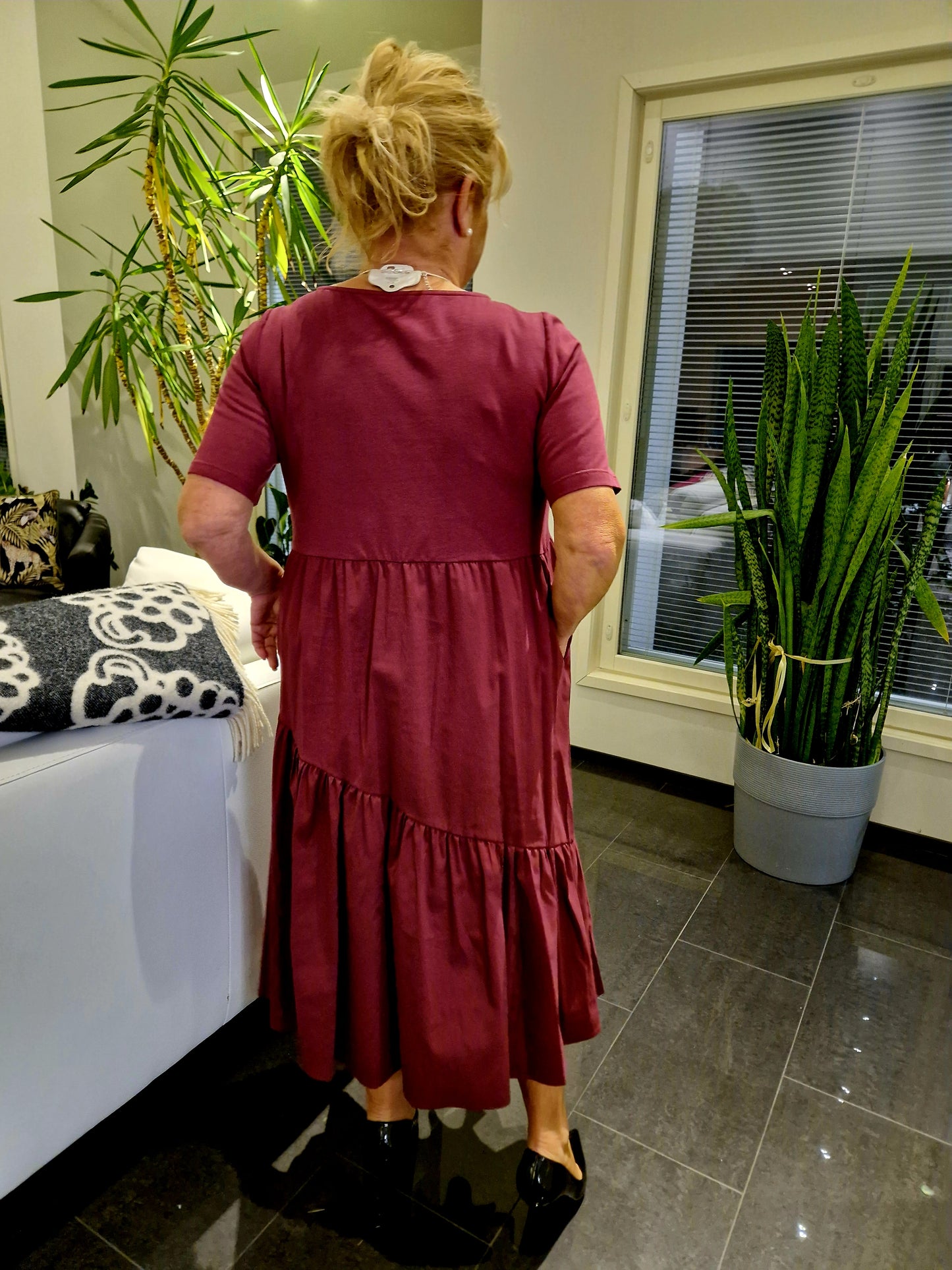 Frillahelmamekko  Sangria