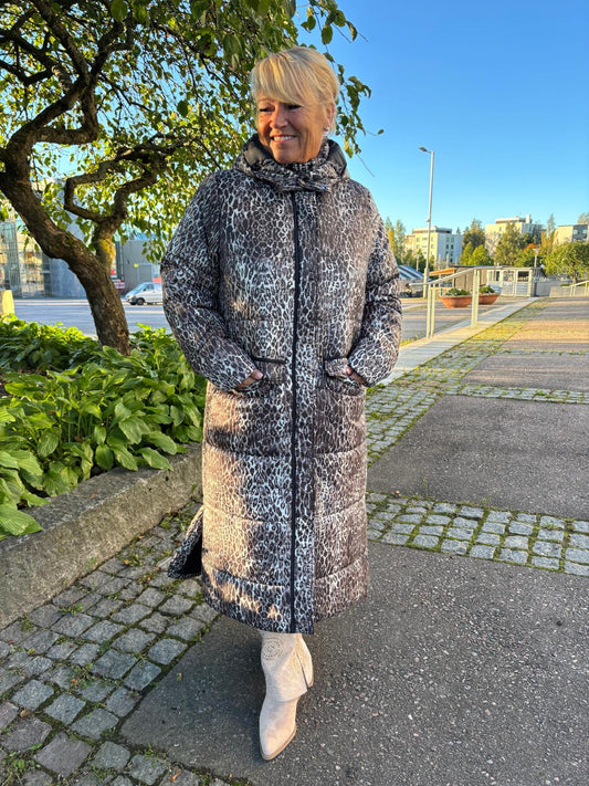 Pitkä toppis kissakuosi