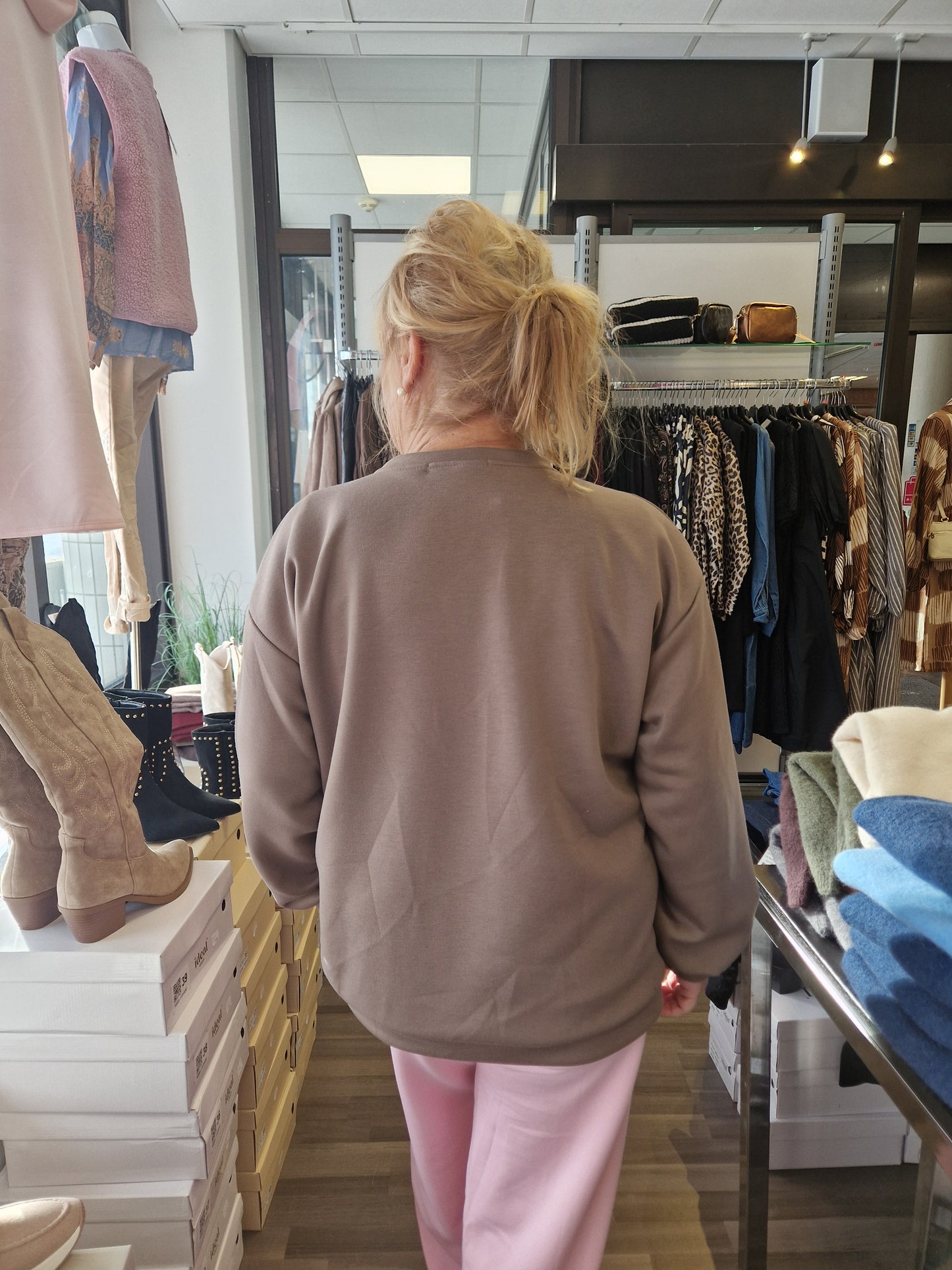 Collegepusero Copenhagen ruskea