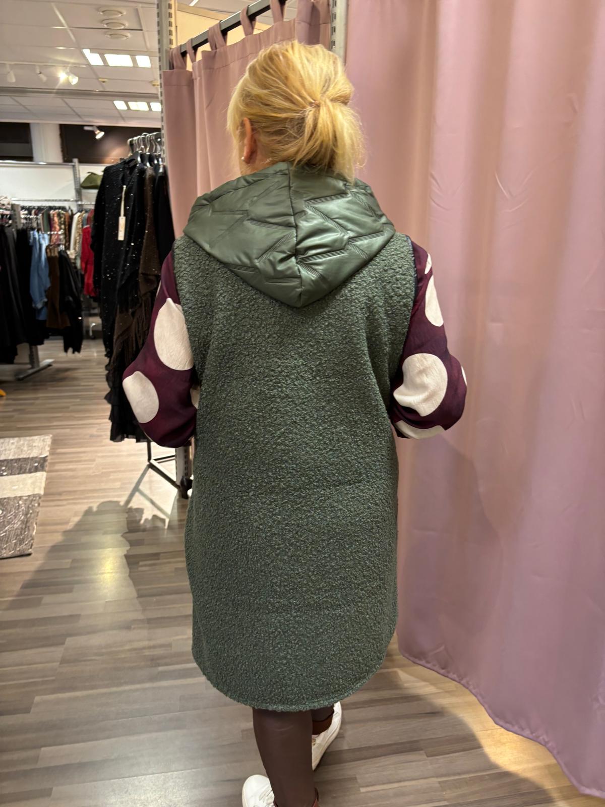 Kevyt tikkiliivi  vihreä