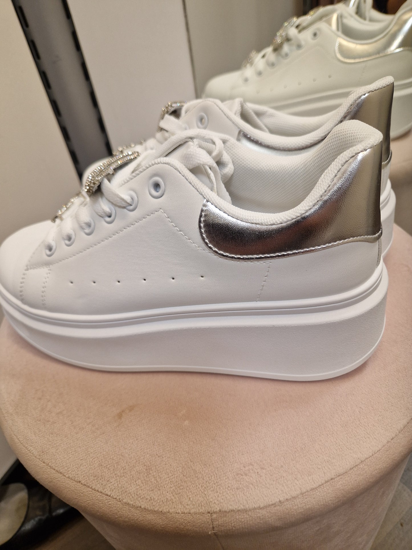 Platform tennarit valkoinen/hopeasomisteilla