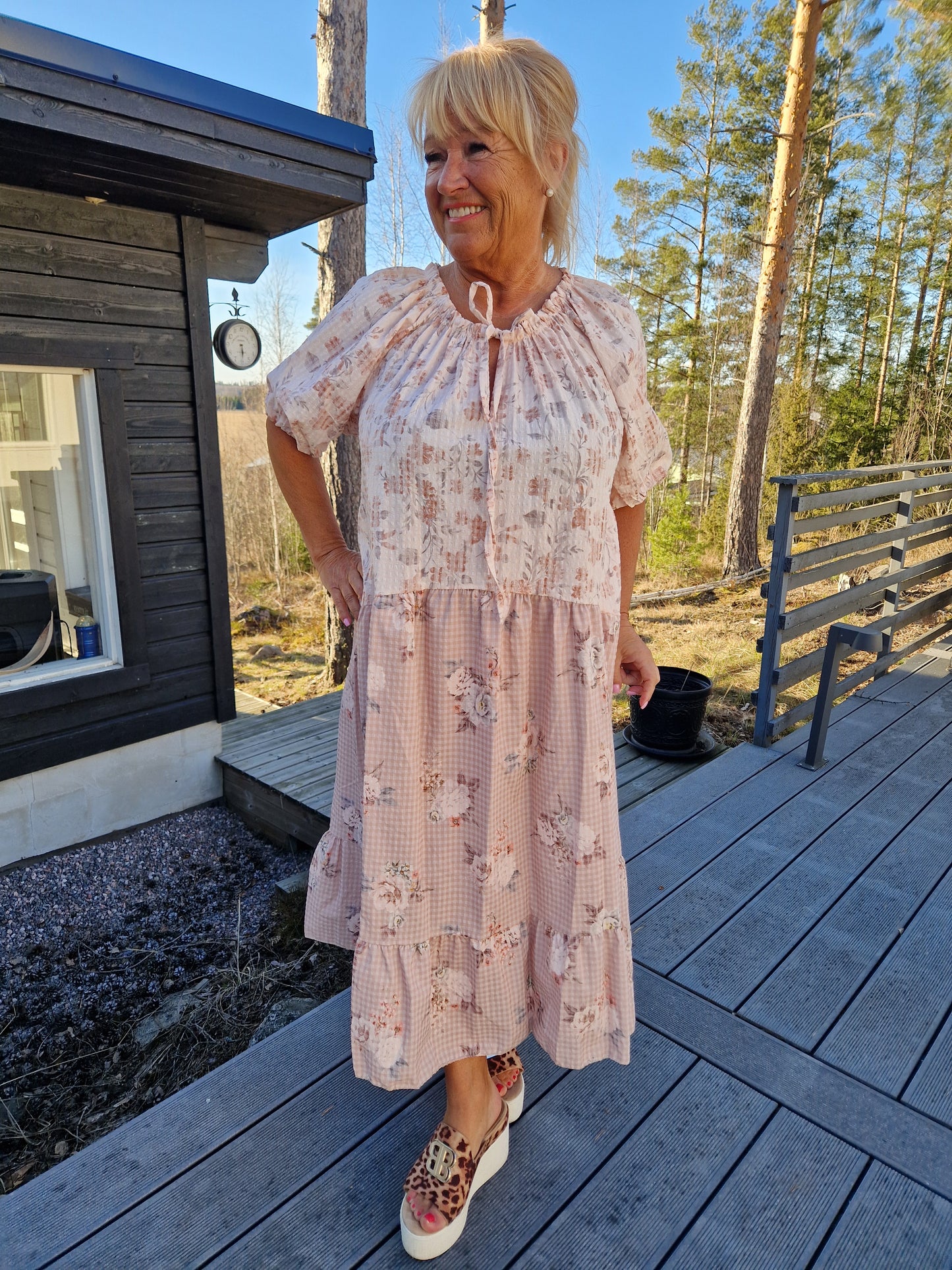 Söpö puuvillamekko  beige