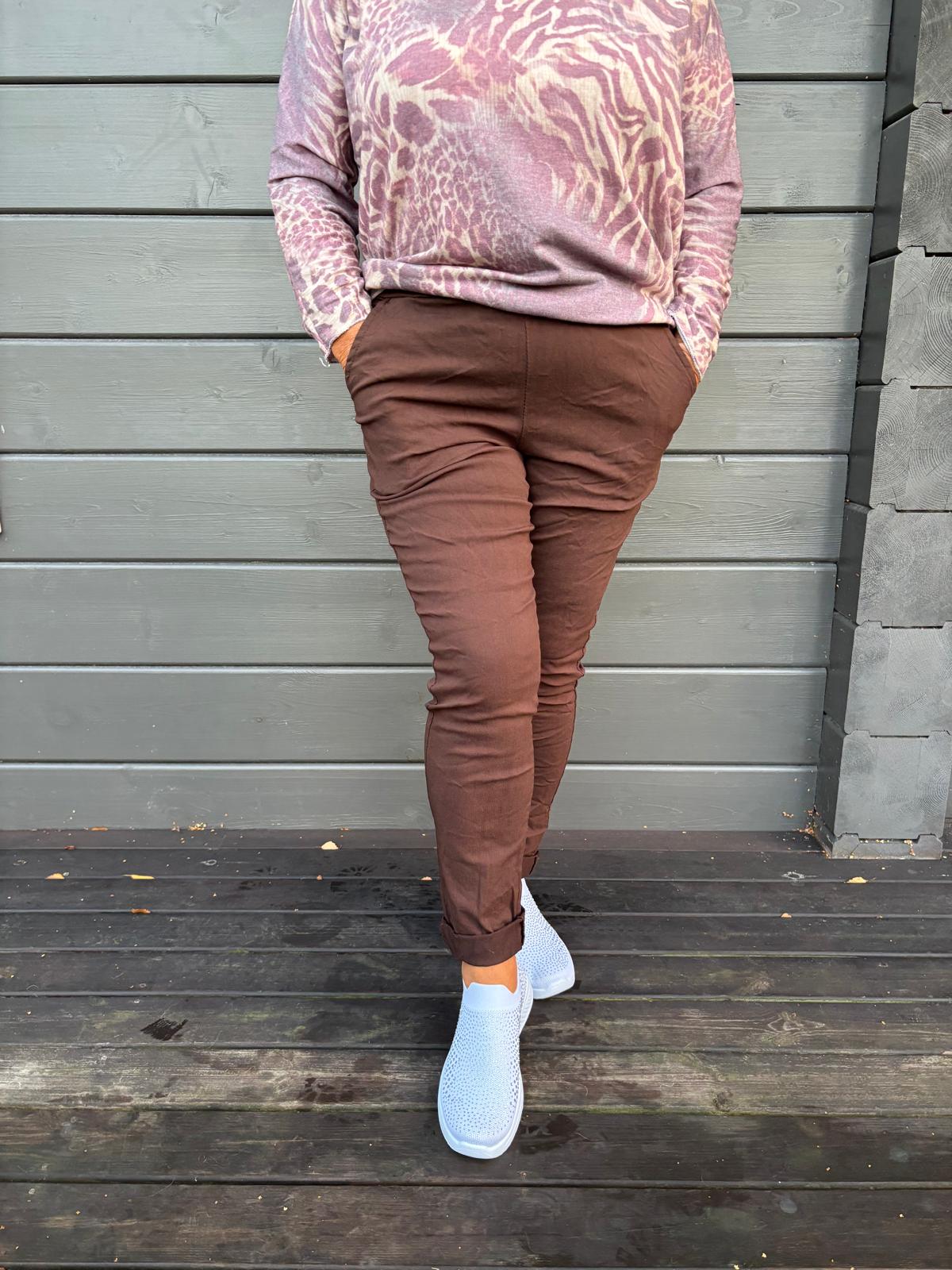 Stretch housu ruskea