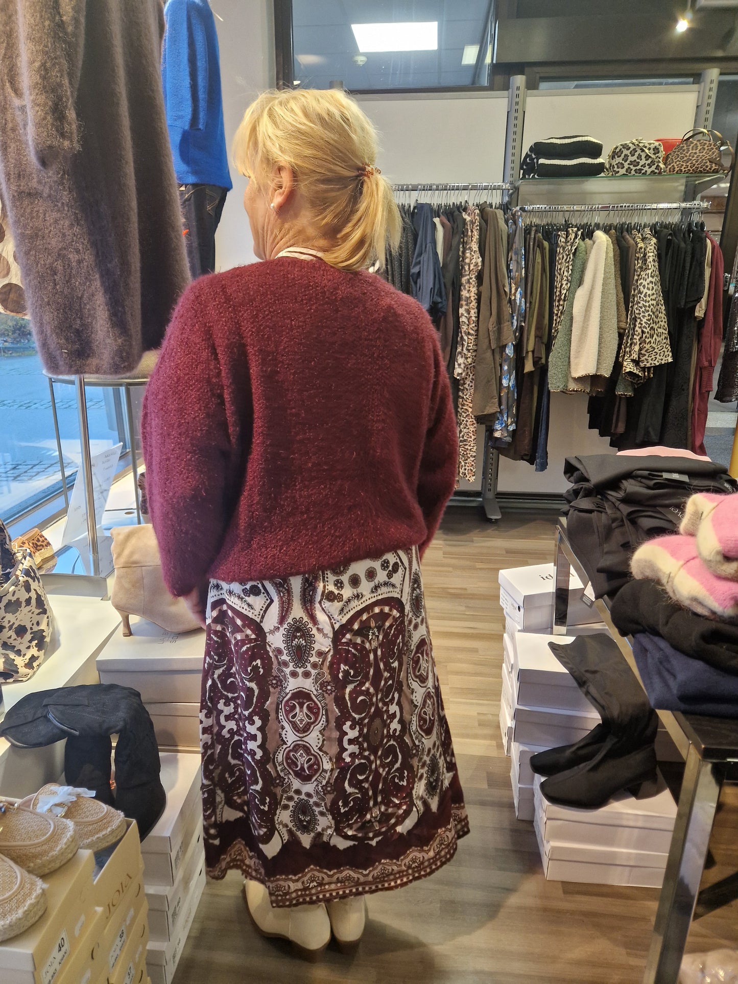 Pörröneule Anouk  viini