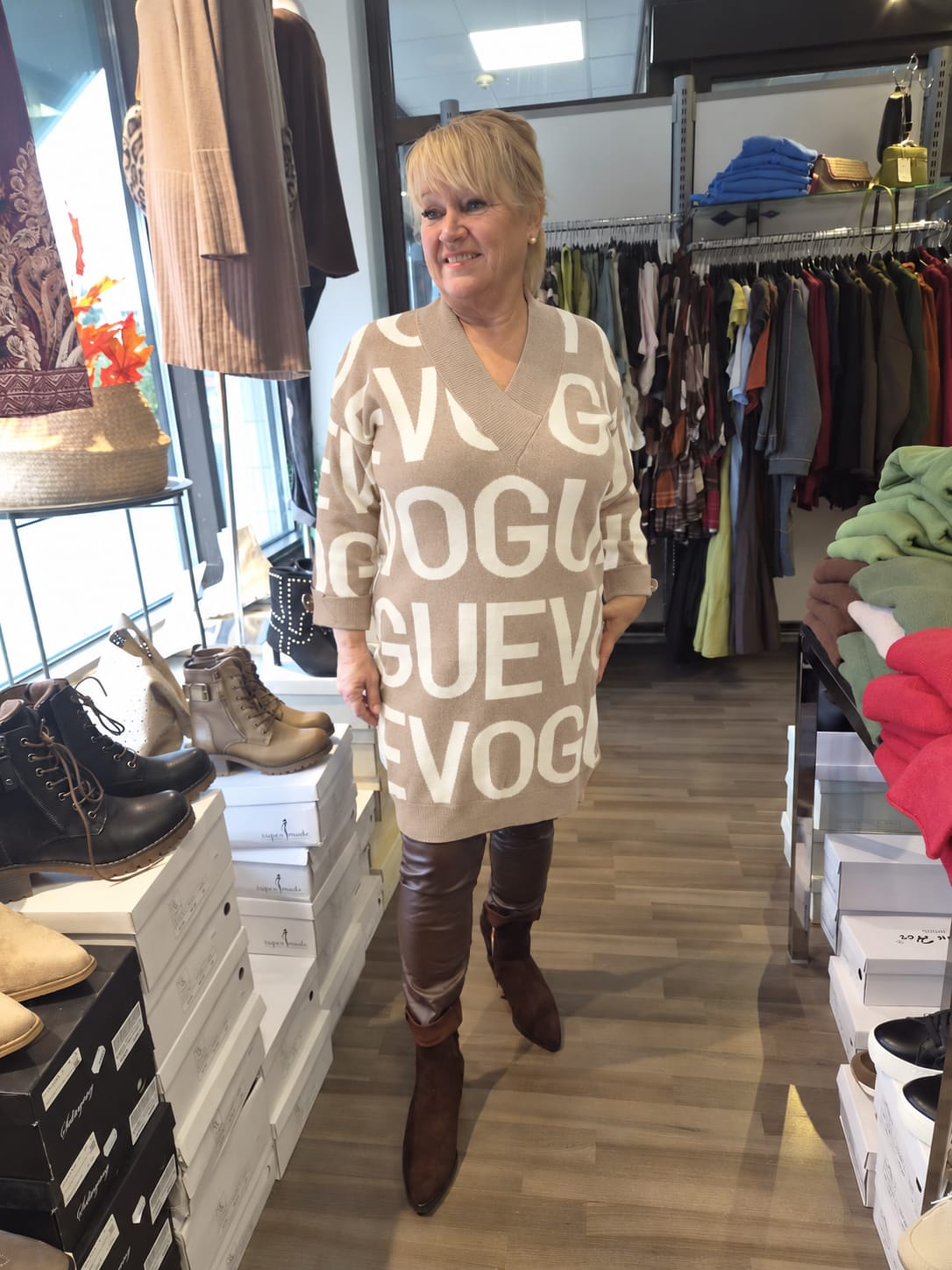 VOGUE neuletunika  (4 väriä)