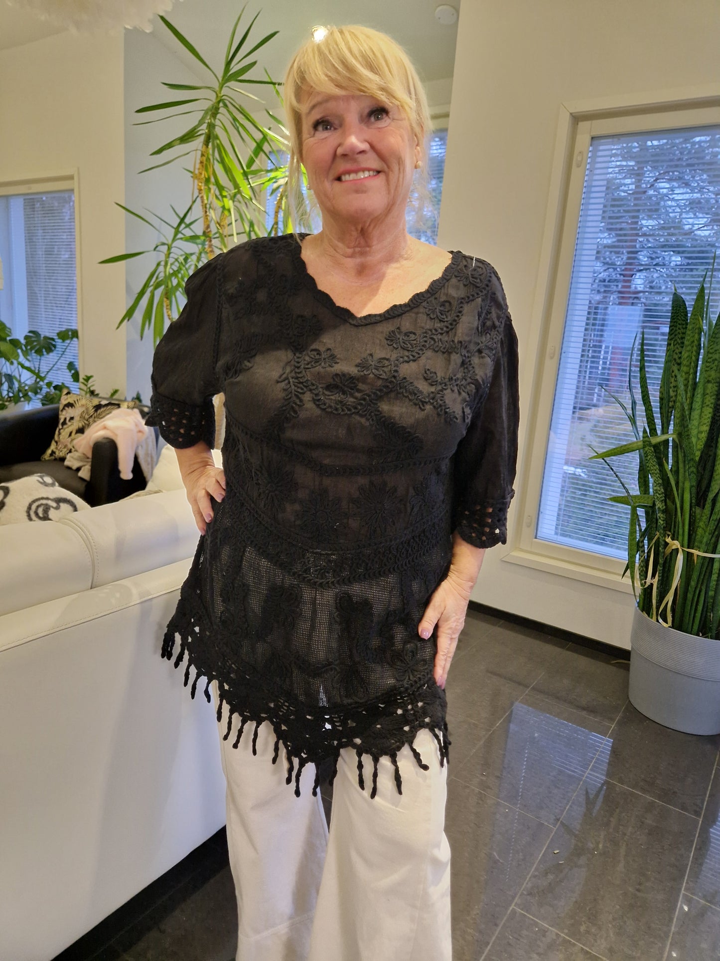 Tunika bohotyyliin  musta