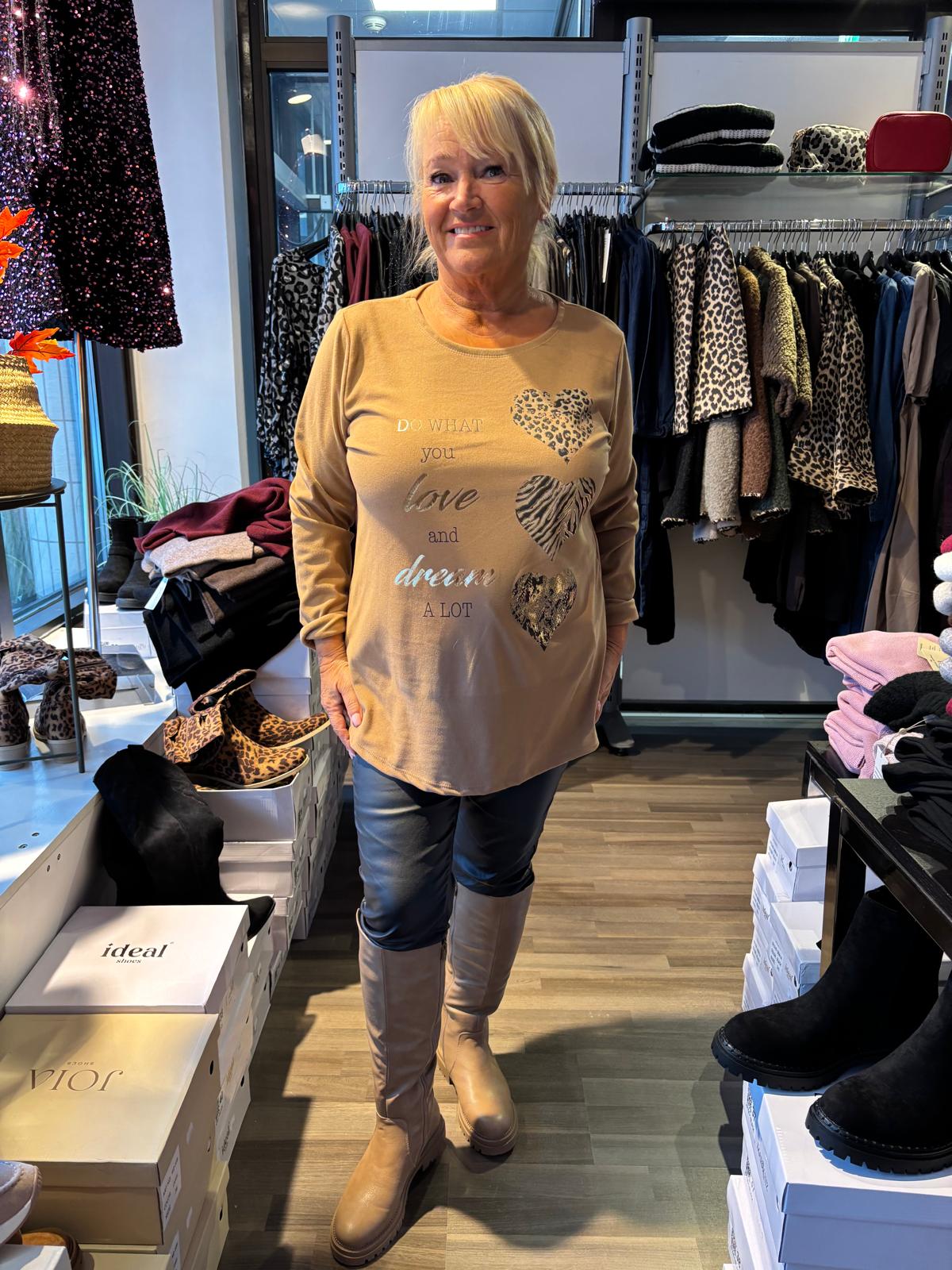 Pehmeä pusero  kameli