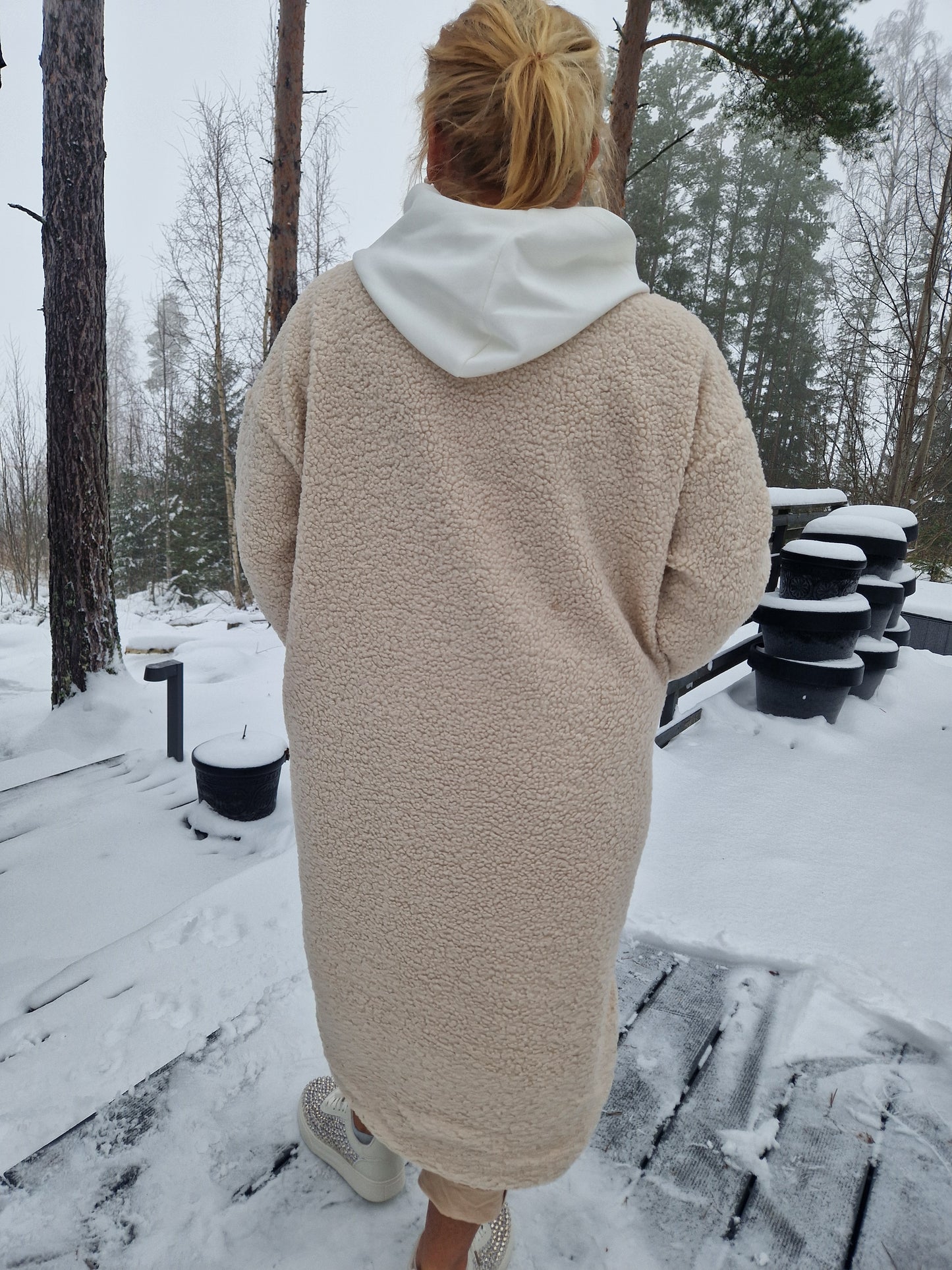 Kaulukseton teddy takki vaalea beessi