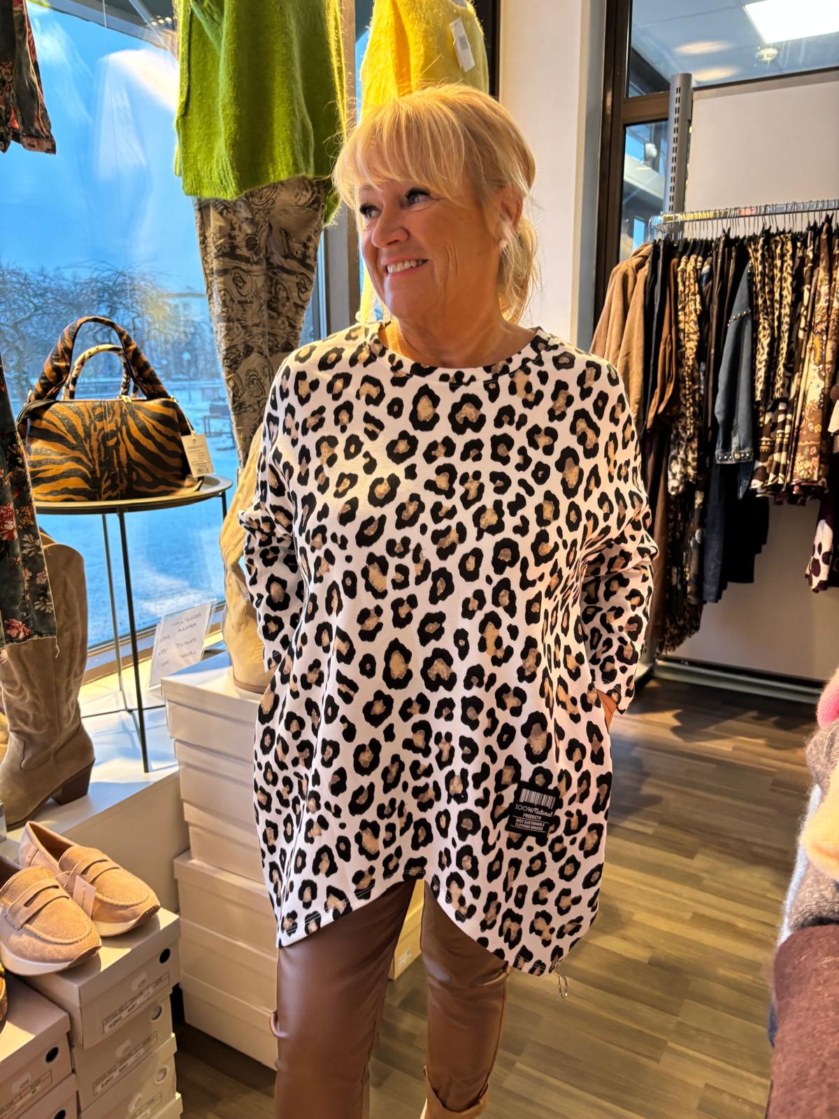 Pantteritunika valkoinen