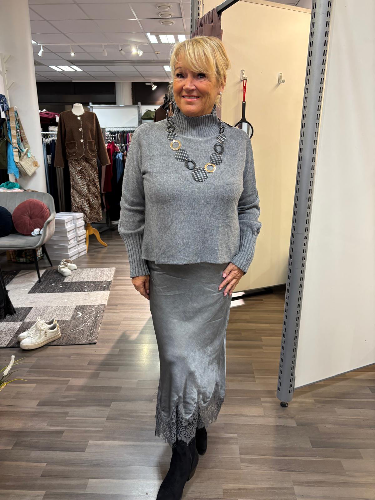 Satiinihame pitsihelma  harmaa