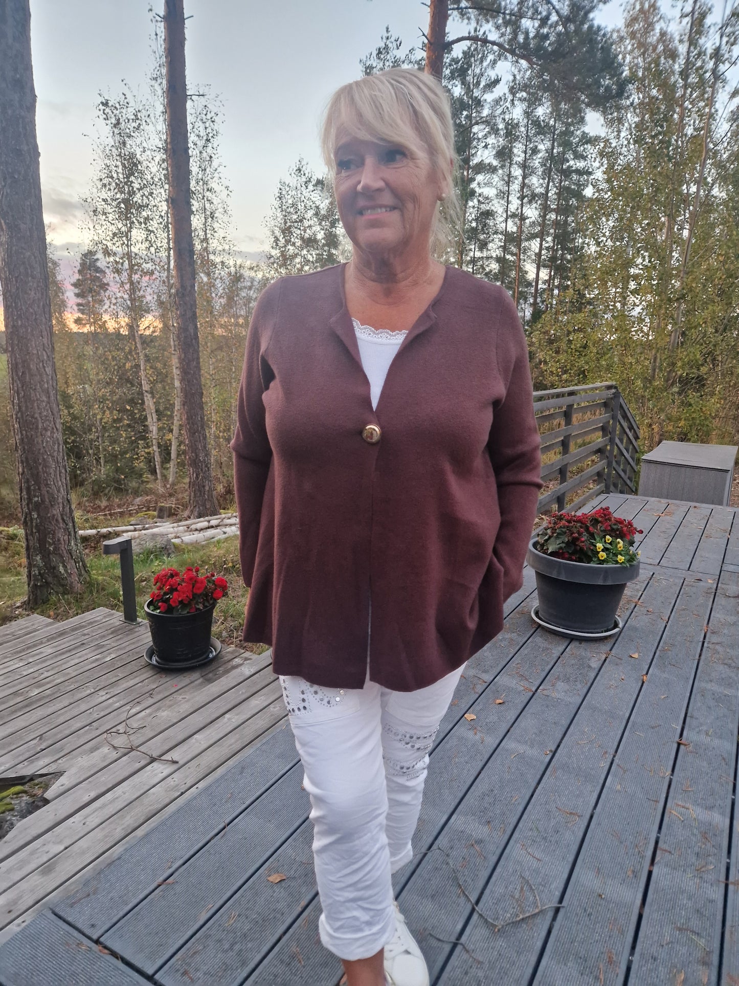 Klassinen neulejakku ruskea