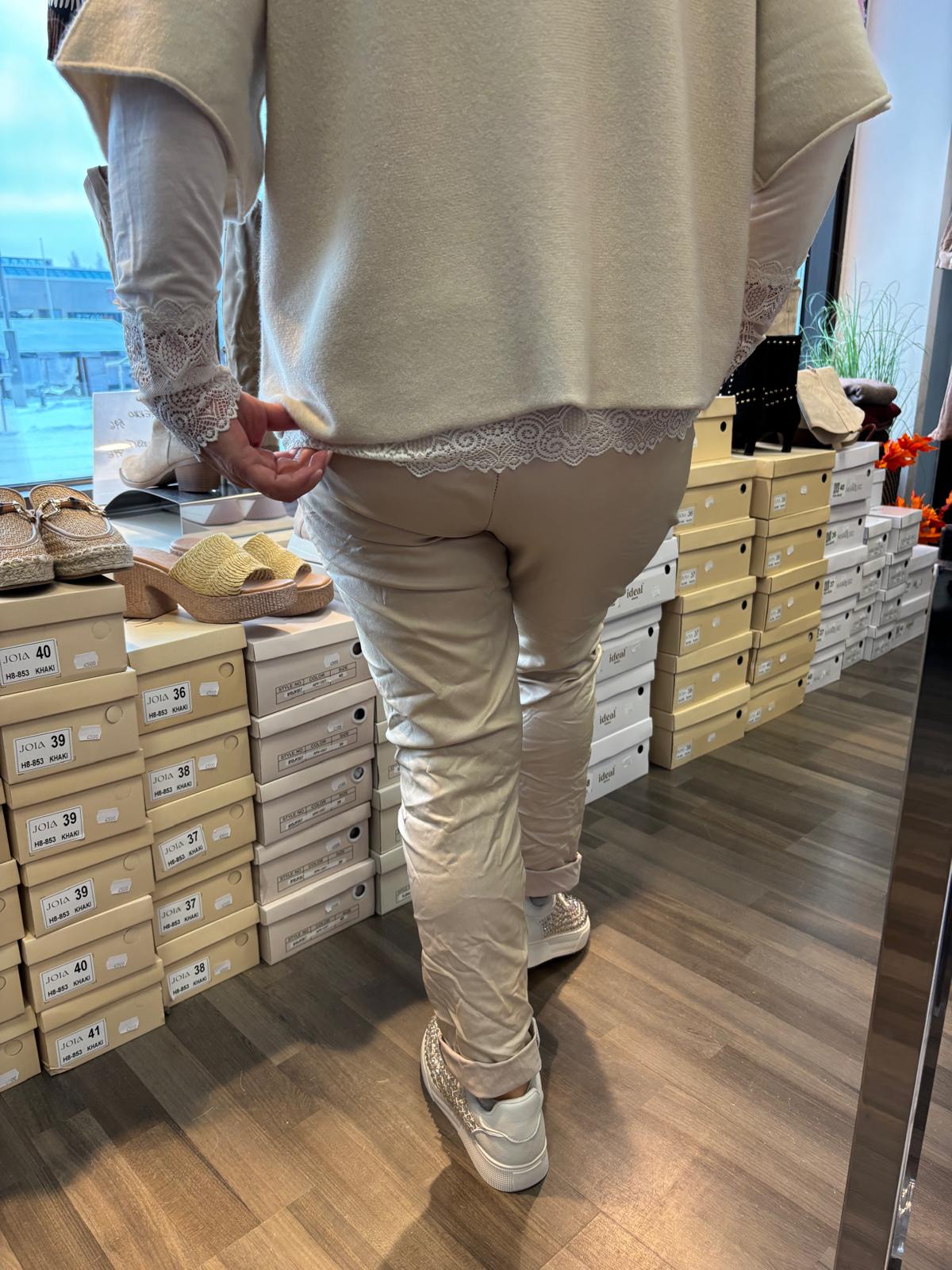 Stretch keinonahkahousu beige