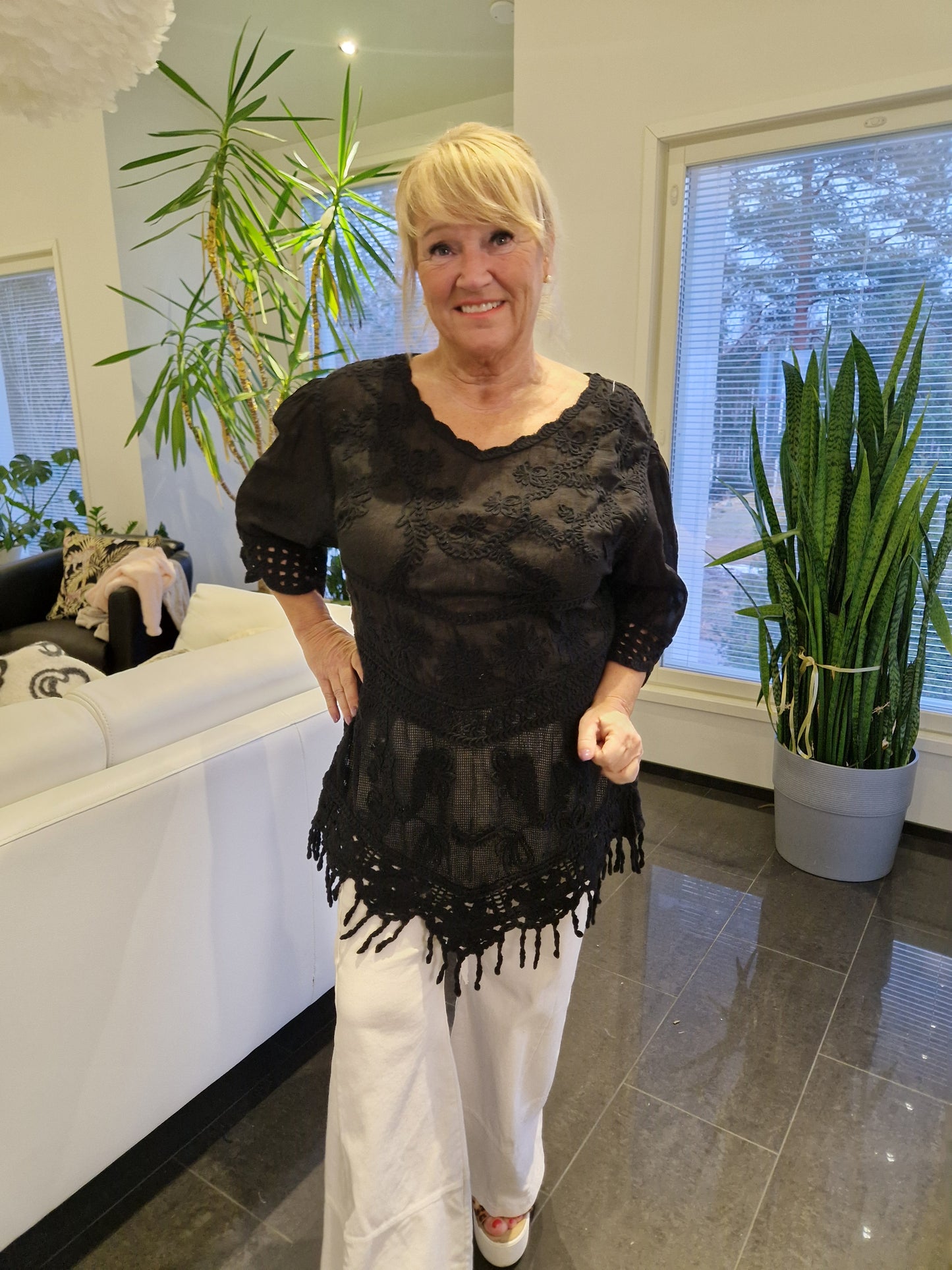 Tunika bohotyyliin  musta