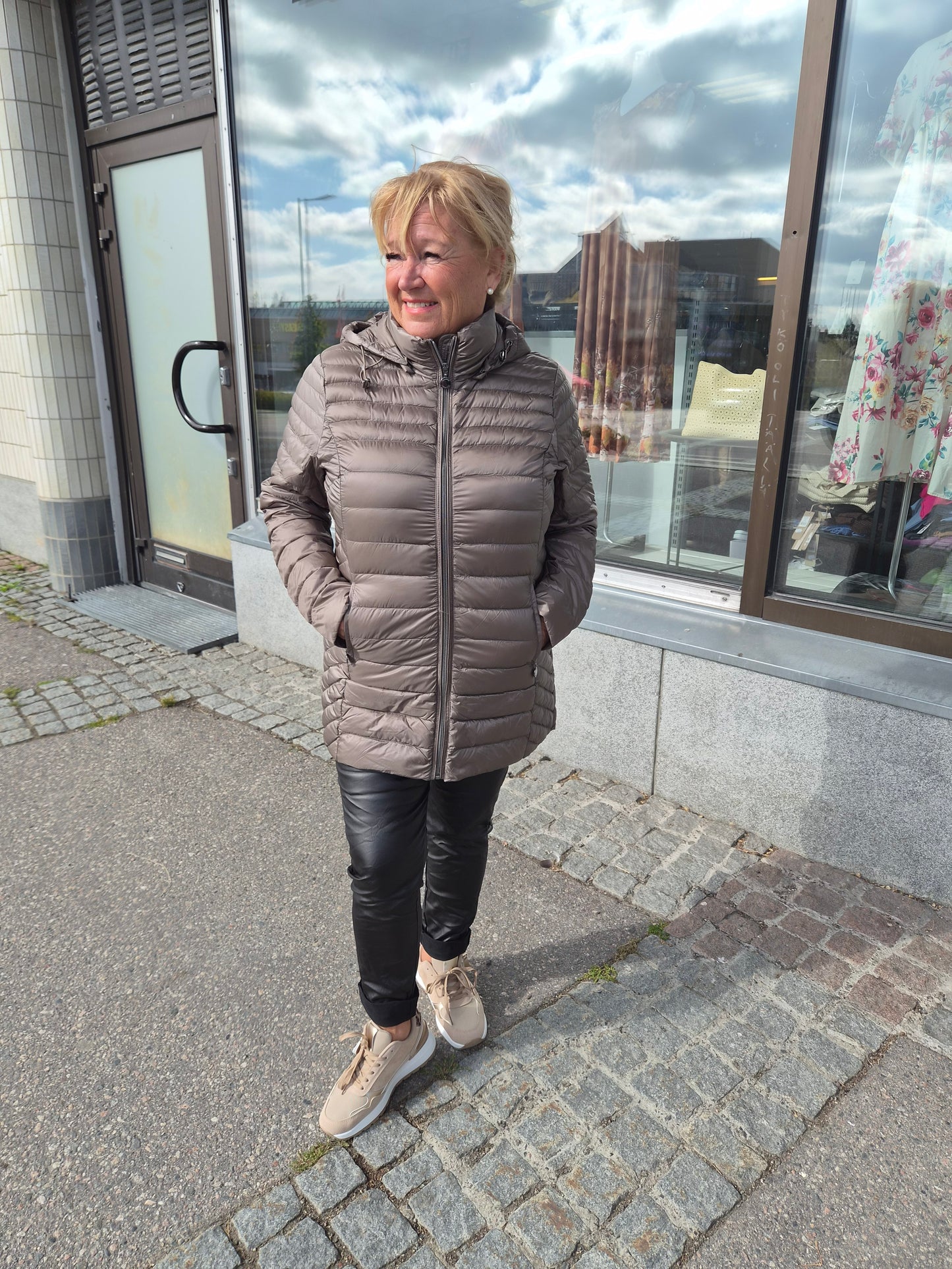 Kevyt untuvatakki  old rose ja taupe