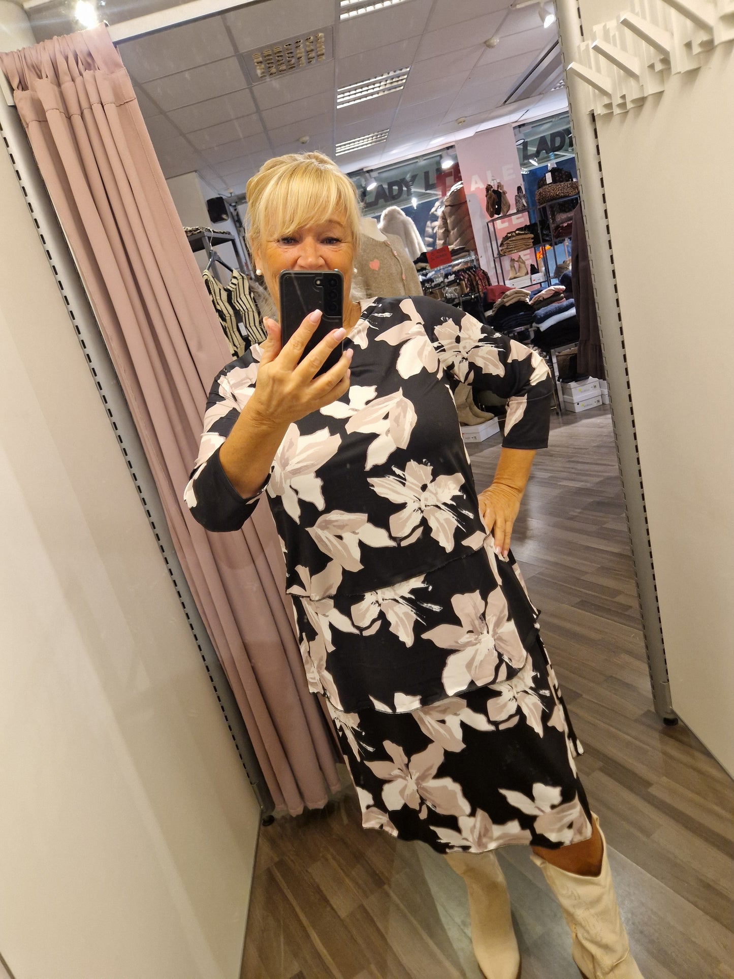 Jude kerroshelmamekko