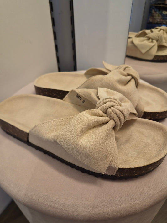 Rusettisandaali beige