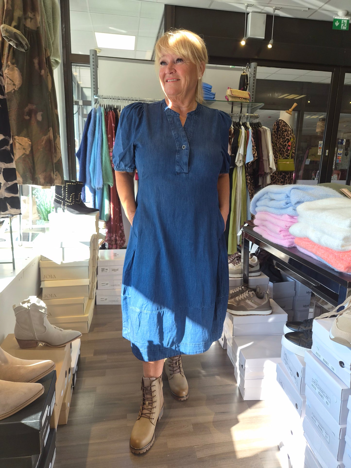 Midimittainen farkkumekko dark wash